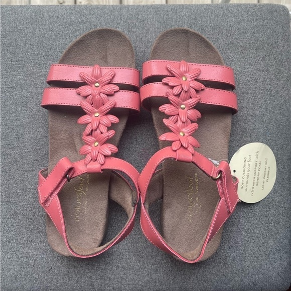 NEW Women’s memory foam sandal - Picture 2 of 8